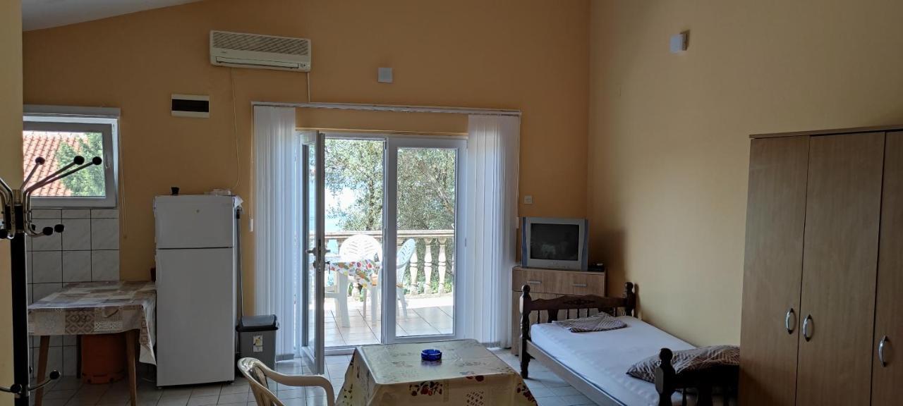Apartmani Jovanovic Luštica Eksteriør billede